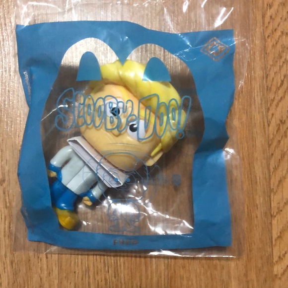 McDonald’s Scooby Doo Fred toy - Picture 1 of 2